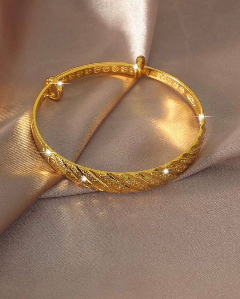 “Rich Aunty” Bangles