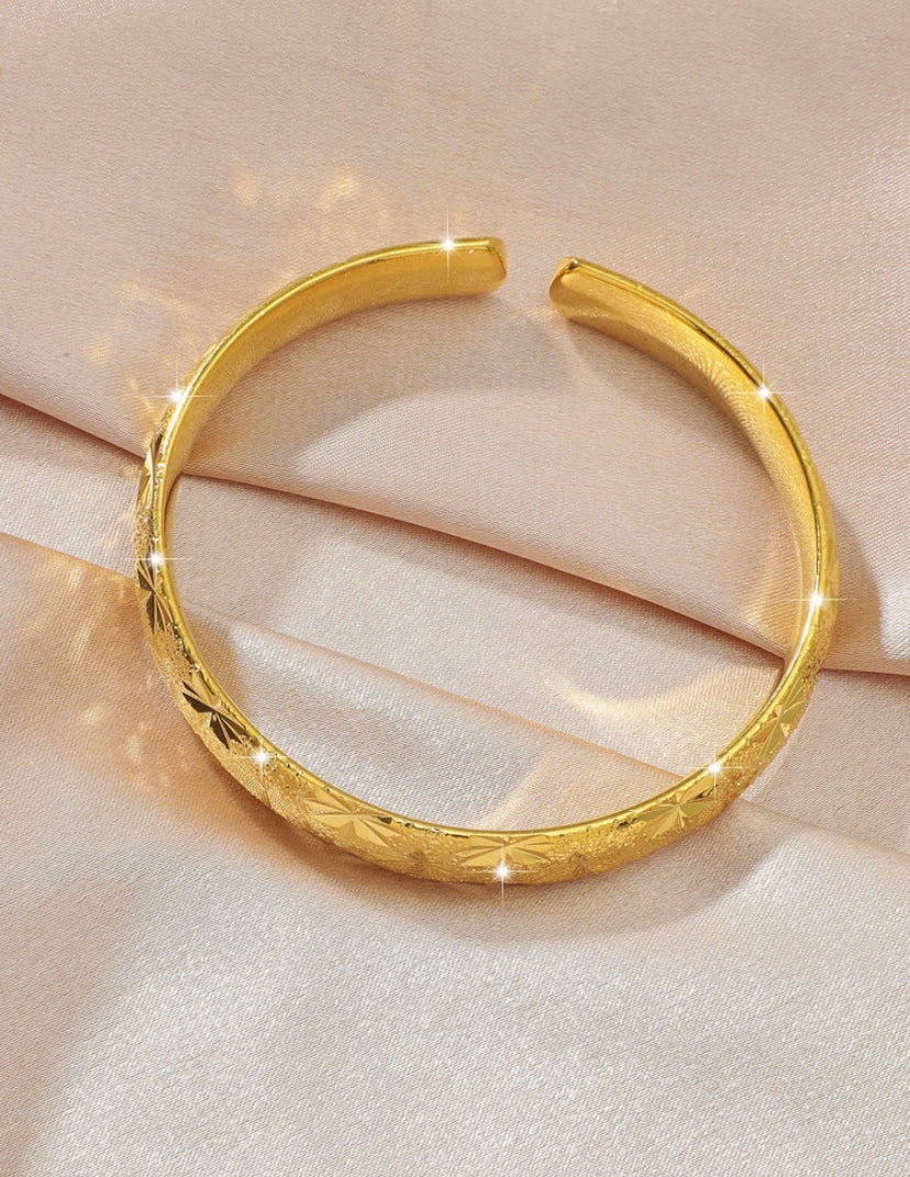 “Rich Aunty” Bangles